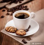 fototapeten-tasse-kaffee-und-kekse-auf-dem-tisch.jpg.jpg